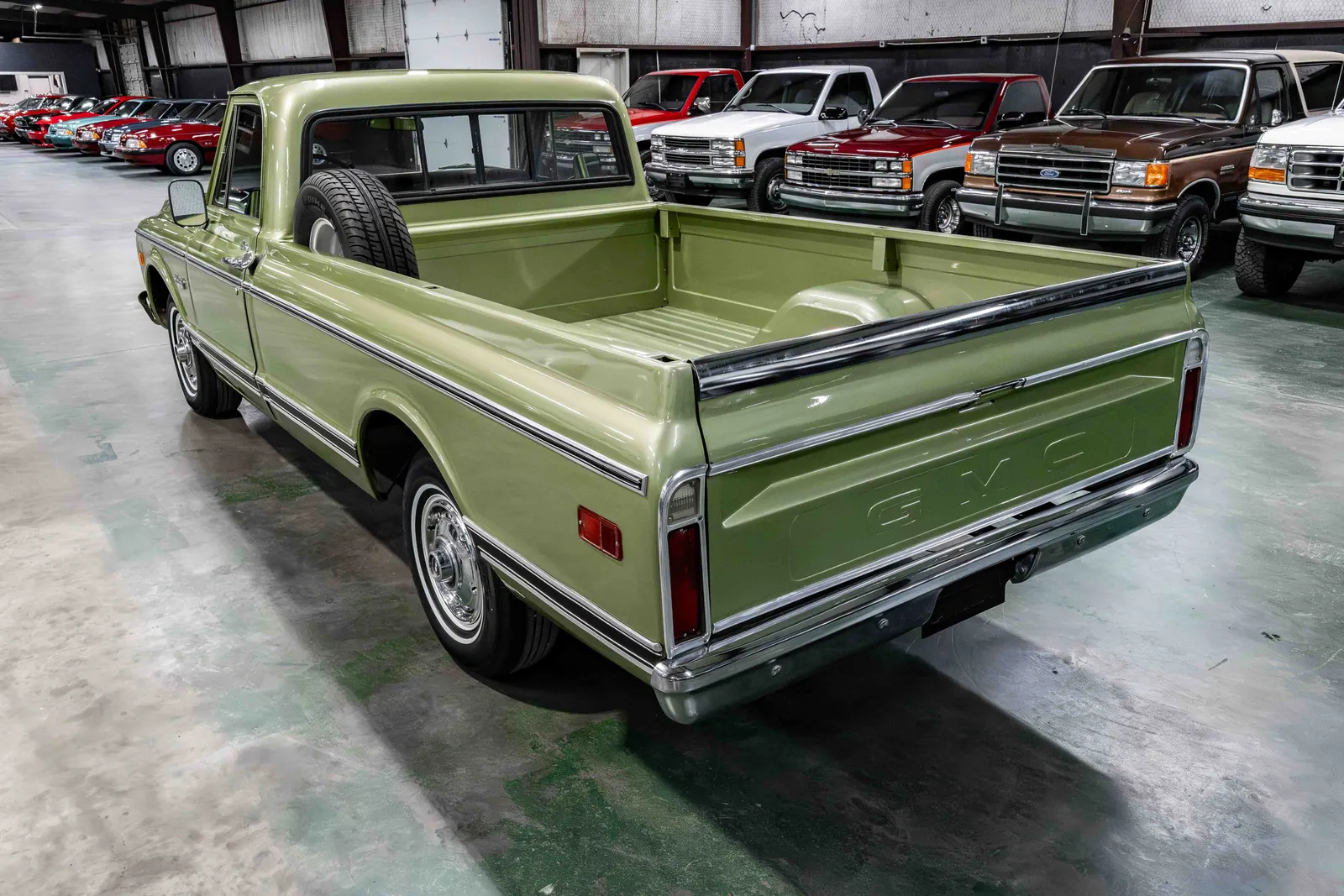 1969-GMC-C10-Green-A19436-35.jpg
